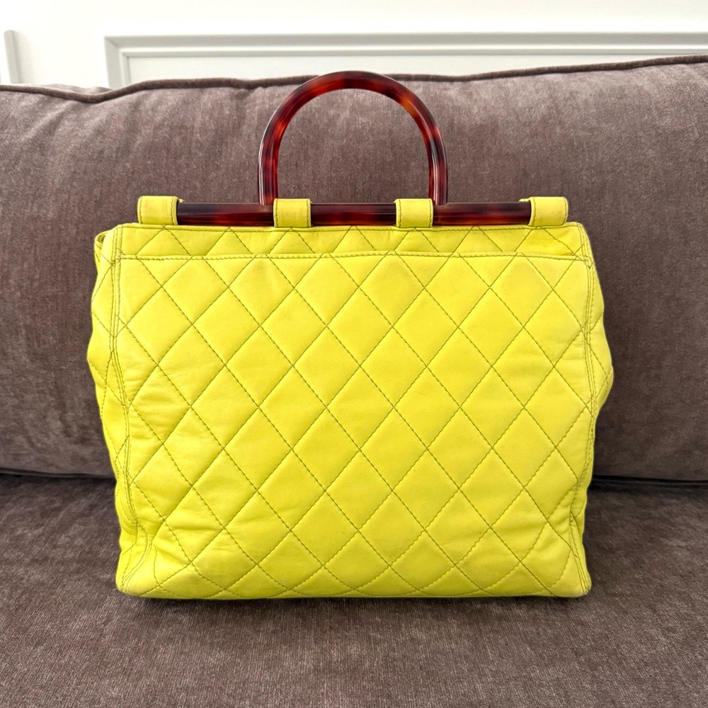 Authentic CHANEL Tortoise Top Handle Bag lime yellow leather guilted medium - Picture 8 of 16